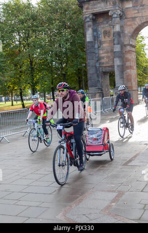 Glasgow, Scotland, UK. 9th September, 2018. Cyclists at the start of  Pedal For Scotland which comprises three events, the 100 mile Big Belter from Glasgow to Edinburgh, the 45 mile Classic Challenge from Glasgow to Edinburgh and the 10 mile Wee Jaunt from Linlithgow to Ingliston. Credit: Skully/Alamy Live News Stock Photo