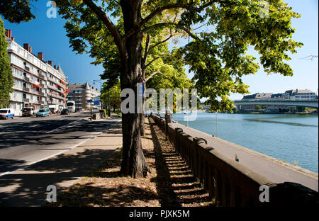 The Rue des Quatre Fils Aymon promenade along the Meuse river in Namur (Belgium, 04/09/2013) Stock Photo