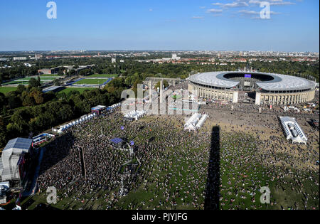 Berlin, Germany. 09th Sep, 2018. The music festival Lollapalooza takes place on the grounds of the Olympic Park. Credit: Britta Pedersen/dpa/Alamy Live News Stock Photo