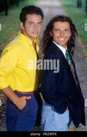 Thomas Anders und Glenn Medeiros on 03.08.1992 in München / Munich. | usage worldwide Stock Photo