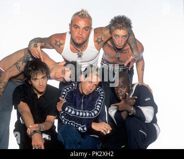 Crazy Town (mit Sänger Shifty Shellshock) on 19.03.2001 in Berlin ...