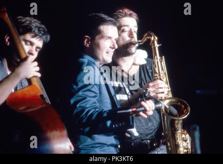 Falco, österreichischer Popsänger bei einem Auftritt, Deutschland 1986. Austrian pop singer Falco performing live on stage, Germany 1986. | usage worldwide Stock Photo