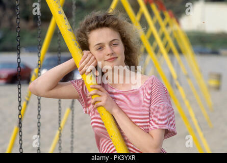 Heather Graham On 10.03.1989 In Los Angeles. | Usage Worldwide Stock ...