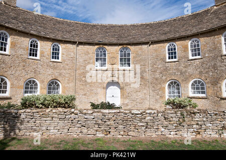 Half moon house in the village of Maugersbury, Cotswolds, Gloucestershire, England Stock Photo