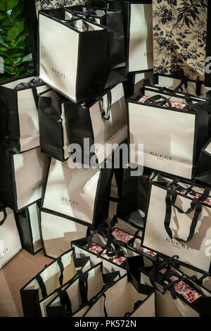 gucci shopping bag 2018