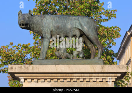 Statue of the 'Capitoline Wolf' suckling the twins, Romulus and Remus, from the legend of the founding of Rome at Cluj Napoca, Romania Stock Photo