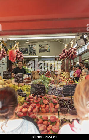 Mercato della frutta della verdura e del pesce Ventimiglia 3 Stock Photo