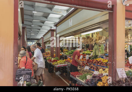 Mercato della frutta della verdura e del pesce Ventimiglia 4 Stock Photo