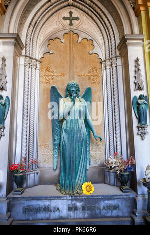 Pictures of a bronze sculptured angel,  monumental De Bernardi tomb, Staglieno Monumental Cemetery, Genoa, Italy Stock Photo