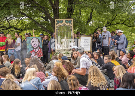 Mac Miller Vigil: Fans Bid Farewell To Late Pittsburgh Rapper