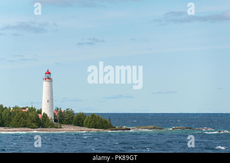 Cove Island Lighthouse Tobermory, Bruce Peninsula Landscape along lake shore Stock Photo