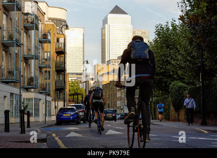 Cyclists on Cycle Superhighway 3 in Limehouse, London England United Kingdom UK Stock Photo