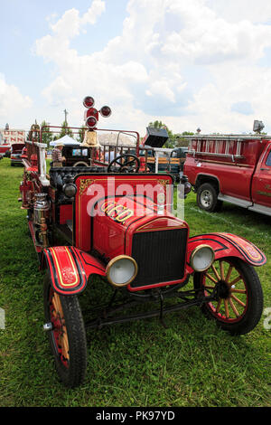 1918 Ford Model T fire truck Stock Photo - Alamy
