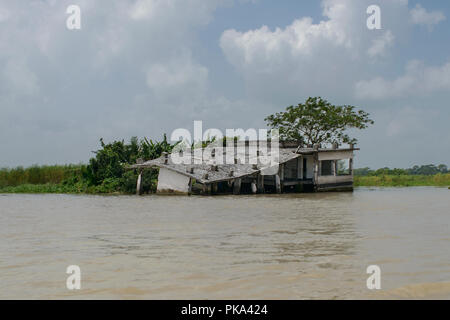 The Terrible Breakdown Of the Padma River in Bangladesh Stock Photo - Alamy