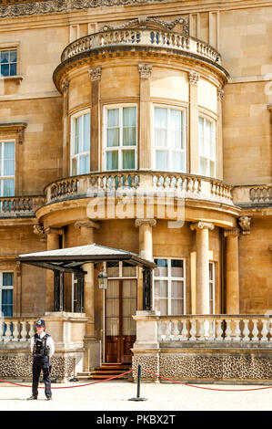 The external Georgian outside side detail of Buckingham Palace, London, England, UK Stock Photo
