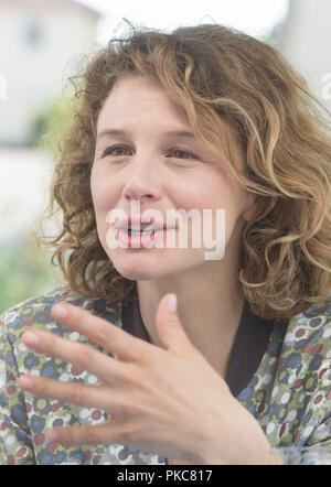 06 September 2018, Lower Saxony, Schwandorf: Actress Anna Maria Sturm gestures during an interview on the feature film 'Wackersdorf'. Sturm plays the role of her mother, who was then an anti-WAA activist. (on dpa-Korr 'Politdrama 'Wackersdorf': Resistance against nuclear waste plant' of 13.09.2018) Photo: Timm Schamberger/dpa Stock Photo