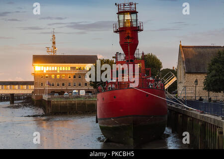 Gravesend, United Kingdom. 12th September, 2018. The setting sun casts its warm light on Royal Terrace Pier, London River House (home of the PLA) and Light Ship 21 at Gravesend.  Rob Powell/Alamy Live News Stock Photo
