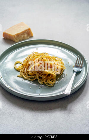 Cacio e Pepe pasta dish Stock Photo