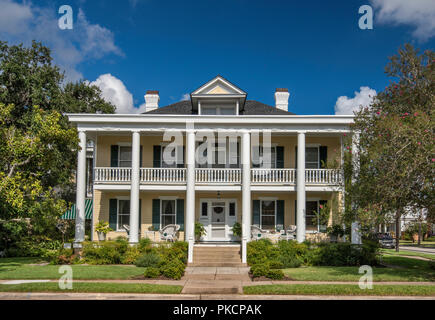 Venable B Proctor House, Neoclassical Revival Style (around 1900 ...