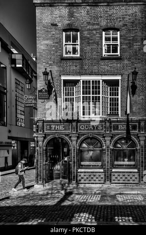 Dublin, Ireland, March 2018, “The Quays Bar” pub building in Temple Bar district Stock Photo