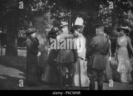 'H.M. Queen Mary after the Investiture of the 25th August 1915', (1939). Artist: Unknown. Stock Photo