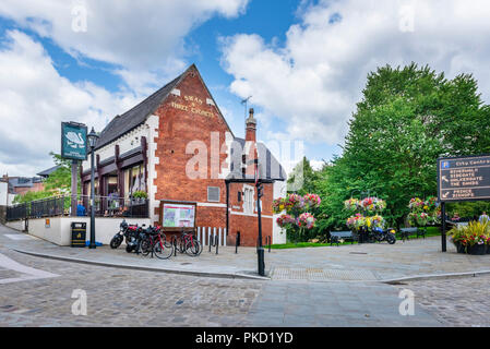 Swan and Three Cygnets Pub in Durham Stock Photo