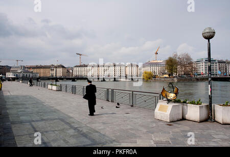 The Quai du Général Guisan along the Rhône river in Geneva (Switzerland, 15/04/2010) Stock Photo