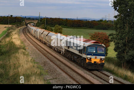 Class 40 @ Tyne Yard, 09/06/1980 [slide 8041], An unidentif…