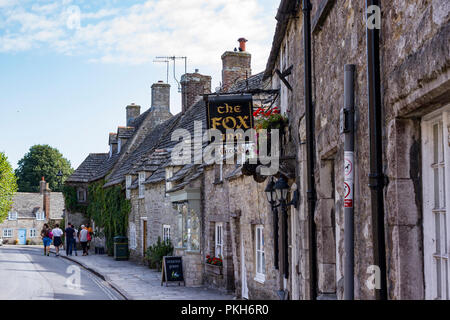 Corfe Castle village, West Street, The Fox Inn on a sunny afternoon, Dorset, UK Stock Photo