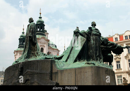 Czech Republic. Prague.  Old Town Square. Jan Hus Memorial, reformer and redecessor to Protestatism (1369-1415). Sculptural group designed by Ladislav Saloun (1870-1946), 1901-1915. Art Nouveau period. Stock Photo