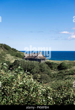 Secluded waterfront beach house, Truro, Cape Cod, Massachusetts, USA. Stock Photo