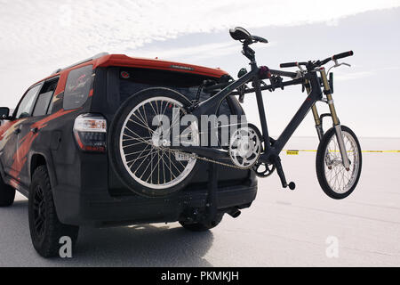 Bonneville, Utah, USA. 13th Sep, 2018. Denise Mueller Korenek attempts to break the Cycling World Land Speed Record; Custom world record bike on the back of support car Credit: Action Plus Sports/Alamy Live News Stock Photo