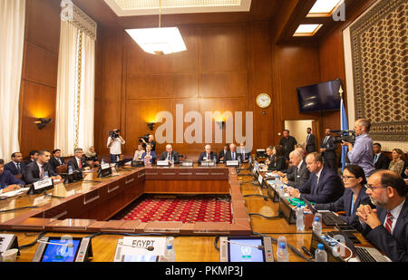 (180914)-- GENEVA, Sept. 14, 2018 (Xinhua) -- Photo taken on Sept. 14, 2018 shows a meeting during the consultations on Syria in Geneva, Switzerland. Representatives from Egypt, France, Germany, Jordan, Saudi Arabia, the United Kingdom and the United States, met with the UN Special Envoy of the Secretary-General for Syria on discussion situation in Syria on Friday. (Xinhua/POOL/Xu Jinquan) Stock Photo