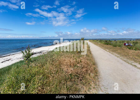 Le Croisic, France. Picturesque view of the waterfront adjacent to the Avenue du Castouillet, on the north coast of the Le Croisic Peninsula. Stock Photo