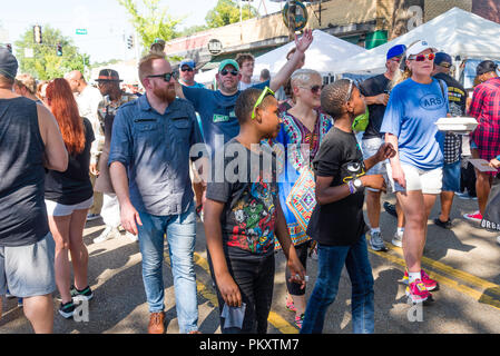 Memphis, Tennessee. 15th September 2018. Cooper-Young Festival 2018, Memp.his, Tennessee.  The largest one-day festival in Tennessee.  Folks enjoying the last of summer with art, food and good music. Credit: Gary Culley/Alamy Live News Stock Photo