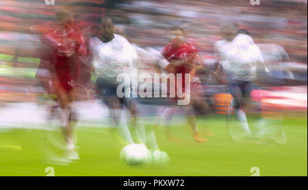 (180916) -- BEIJING, Sept. 16, 2018 (Xinhua)-- Tottenham Hotspur's Lucas Moura (2nd L) competes during the English Premier League match between Tottenham Hotspur and Liverpool at the Wembley Stadium in London, Britain on Sept. 15, 2018. Liverpool won 2-1. (Xinhua/Han Yan) Stock Photo