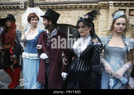 Kiev, Ukraine. 15th Sep, 2018. Visitors wearing steampunk costumes are seen during ''VI KyivSteamCon'' event in Kiev.The Steampunk festival involving workshops, talks, competitions, dances and lectures attracts fans of subgenre steampunk, cosplay and science fiction. Credit: Pavlo Gonchar/SOPA Images/ZUMA Wire/Alamy Live News Stock Photo