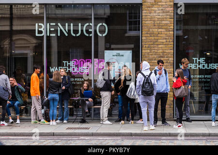 Benugo, Commercial Road, Borough of Tower Hamlets, London, England, U.K. Stock Photo