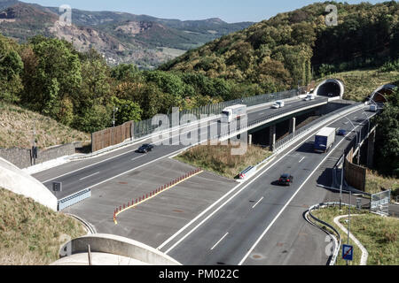 Traffic on a highway bridge near Prackovice, Czech Republic Stock Photo