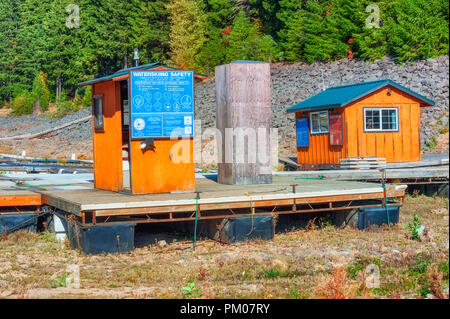 Detroit, Oregon, USA - October 6, 2015:  Kane's Marina always sits high and dry after the annual release of the water on Detroit Lake. Stock Photo