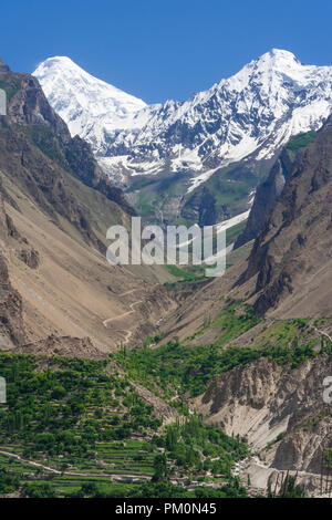 Karimabad, Hunza Valley, Gilgit-Baltistan, Pakistan : Hunza, a mountainous valley in far north Pakistan, bordering with the Wakhan Corridor in Afghani
