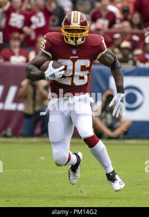 Landover, Maryland, USA. 16th Sep, 2018. Washington Redskins running back Adrian Peterson (26) carries the ball in the second quarter against the Indianapolis Colts at FedEx Field in Landover, Maryland on Sunday, September 16, 2018 Credit: Ron Sachs/CNP/ZUMA Wire/Alamy Live News Stock Photo