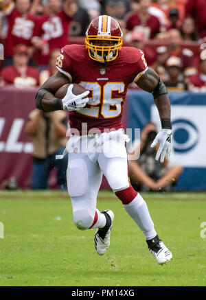Maryland, USA. 16th Sep, 2018. Washington Redskins running back Adrian Peterson (26) carries the ball in the second quarter against the Indianapolis Colts at FedEx Field in Landover, Maryland on Sunday, September 16, 2018. Credit: Ron Sachs/CNP | usage worldwide Credit: dpa picture alliance/Alamy Live News Stock Photo