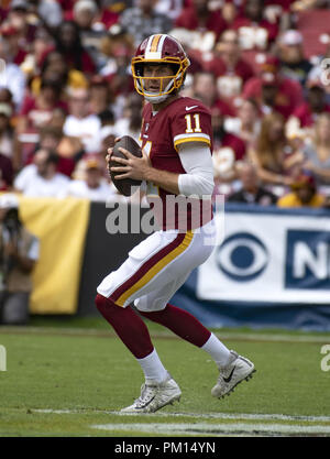 Landover, Maryland, USA. 16th Sep, 2018. Washington Redskins quarterback Alex Smith (11) looks for a receiver in first quarter action against the Indianapolis Colts at FedEx Field in Landover, Maryland on Sunday, September 16, 2018 Credit: Ron Sachs/CNP/ZUMA Wire/Alamy Live News Stock Photo