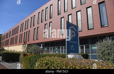 Chemnitz, Saxony. 16th Sep, 2018. Panoramic view of the Justice Centre in Chemnitz with district court and public prosecutor's office. Fifteen members of a self-appointed 'citizens' militia' were temporarily arrested after demonstration on 14 September. Arrest warrants were issued for six of them. A 31-year-old man was imprisoned because he was on parole. The remaining five men are to be tried in summary proceedings at the Chemnitz District Court by 19 September 2018. Credit: Hendrik Schmidt/dpa-Zentralbild/dpa/Alamy Live News Stock Photo