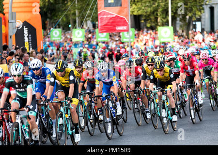 Madrid, Spain. 16th September, 2018. Peloton rides during final stage of cycling race 'Vuelta a España' on September 16, 2018 in Madrid, Spain. © David Gato/Alamy Live News Stock Photo