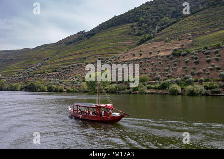 Pinhao, Douro, Portugal. 16 September 2018. Tourist boats on short cruises on Douro river on sunny September day Credit: WansfordPhoto/Alamy Live News Stock Photo