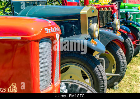 BOCKENAU Village: Germany, Rhineland-Palatinate: 2018 07 08: Agricultural exhibition of old agricultural tractors and machinery. Stock Photo