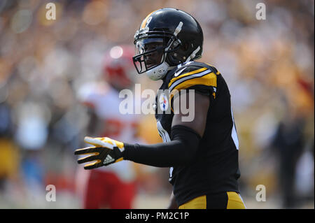 Pittsburgh, PA, USA. 16th Sep, 2018. Steelers #19 JuJu Smith-Schuster and  Kareem Hunt #27 during the Pittsburgh Steelers vs Kansas City Chiefs game  at Heinz Field in Pittsburgh, PA. Jason Pohuski/CSM/Alamy Live