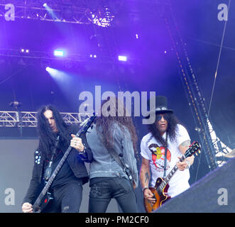 Slash Featuring Myles Kennedy And The Conspirators – 2011